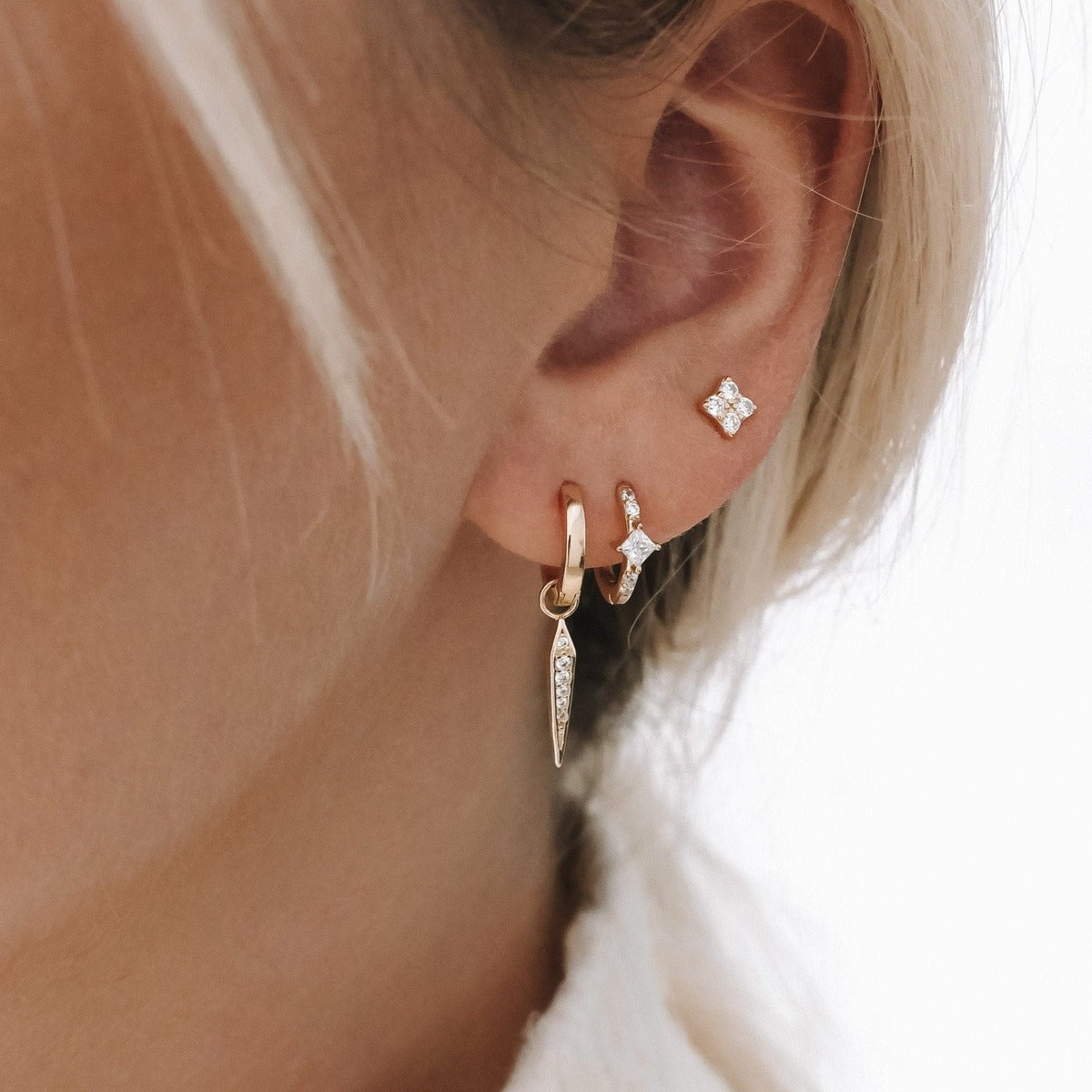 Créole Rym Blanche - Boucle d'Oreille Pierres Blanches Argent 925 Or 18k | 2g